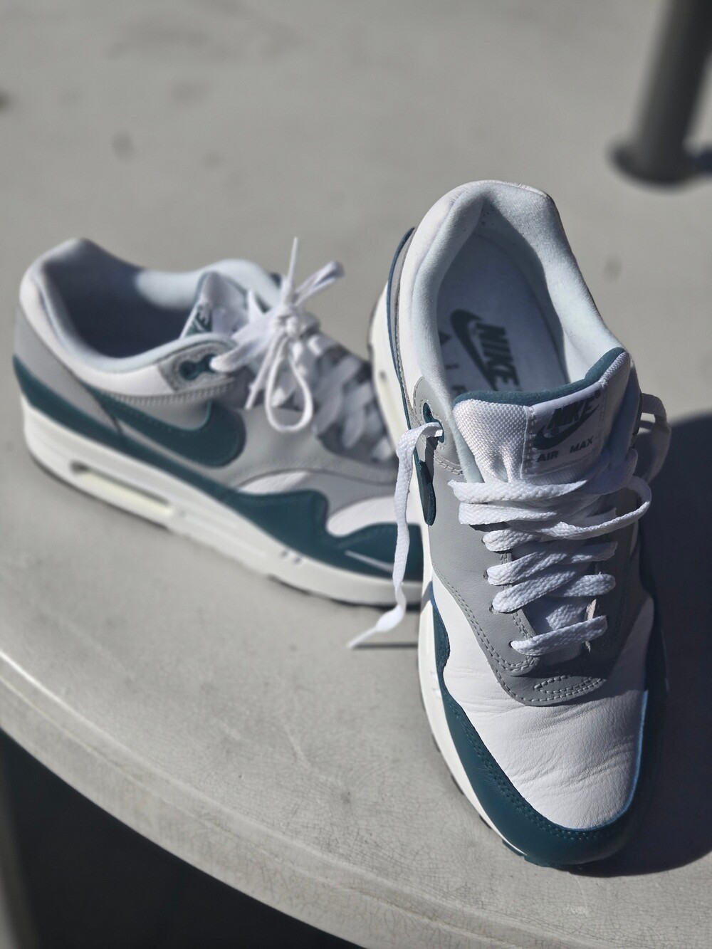 Nike Air Max 1 Men's size 7.5.'Sneakers White Teal Green Lace Up Athletic Shoes.